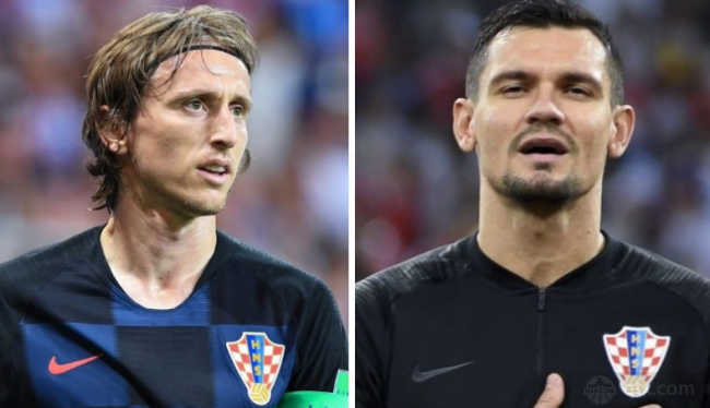 肋部三人配 肋部三人配