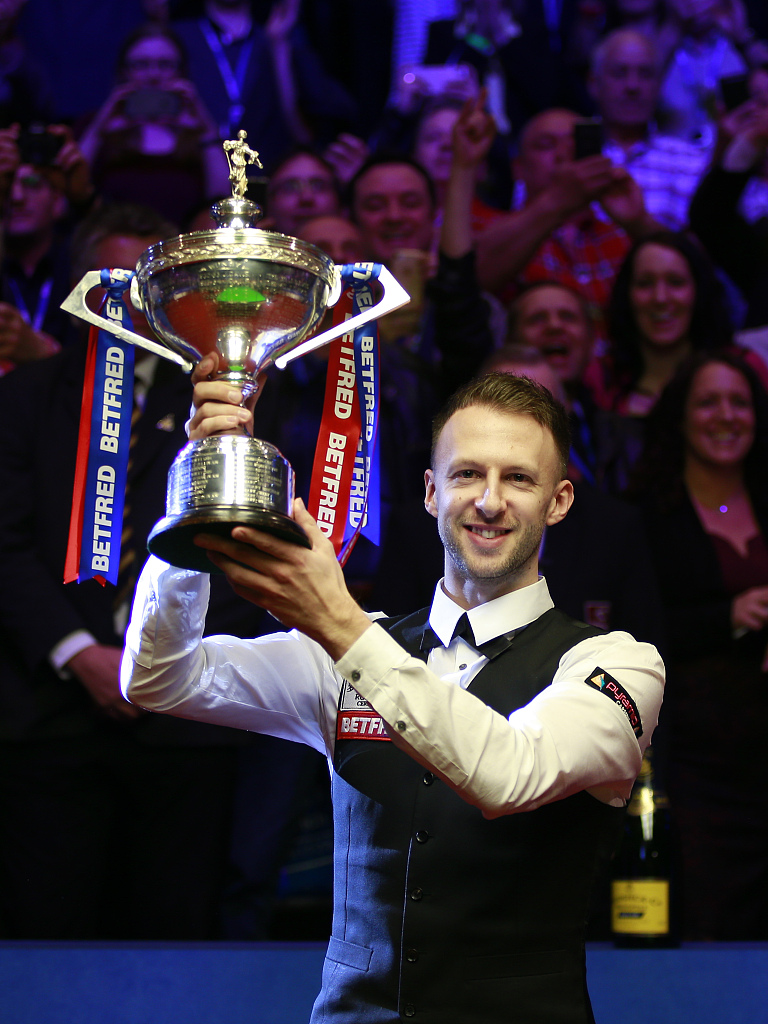 仍由其在中 仍由其在中